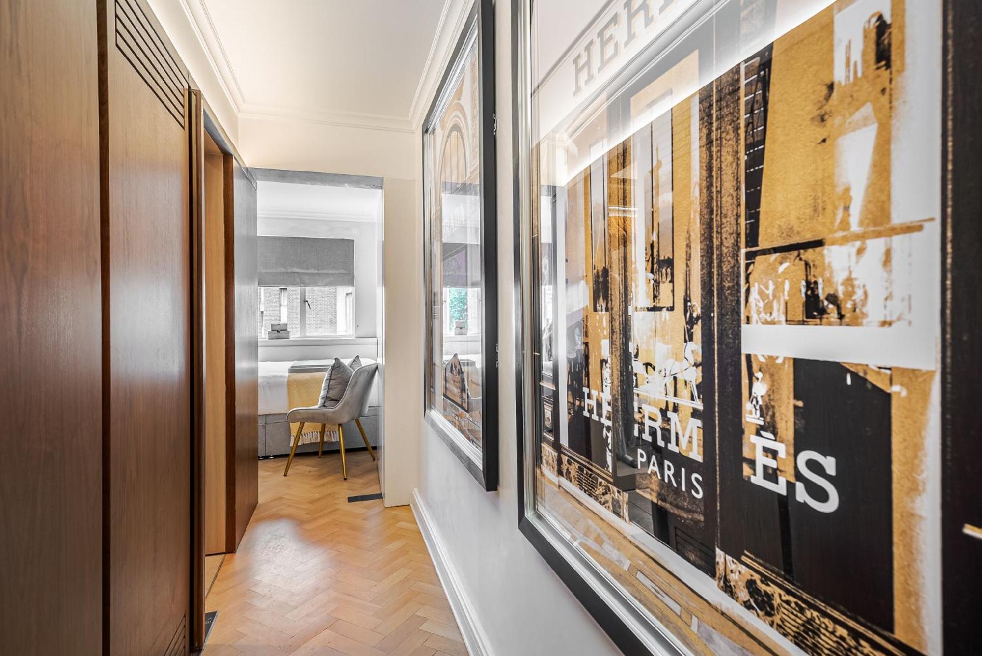Modern 2Bd Apartment With Private Balcony Overlooking Harrods - Prime Location London Exterior photo