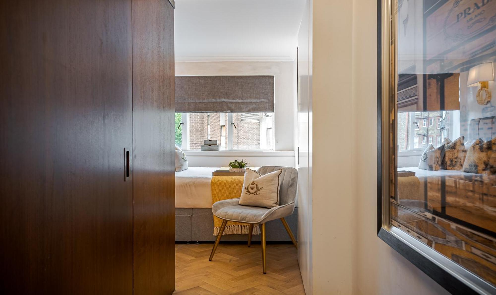 Modern 2Bd Apartment With Private Balcony Overlooking Harrods - Prime Location London Exterior photo